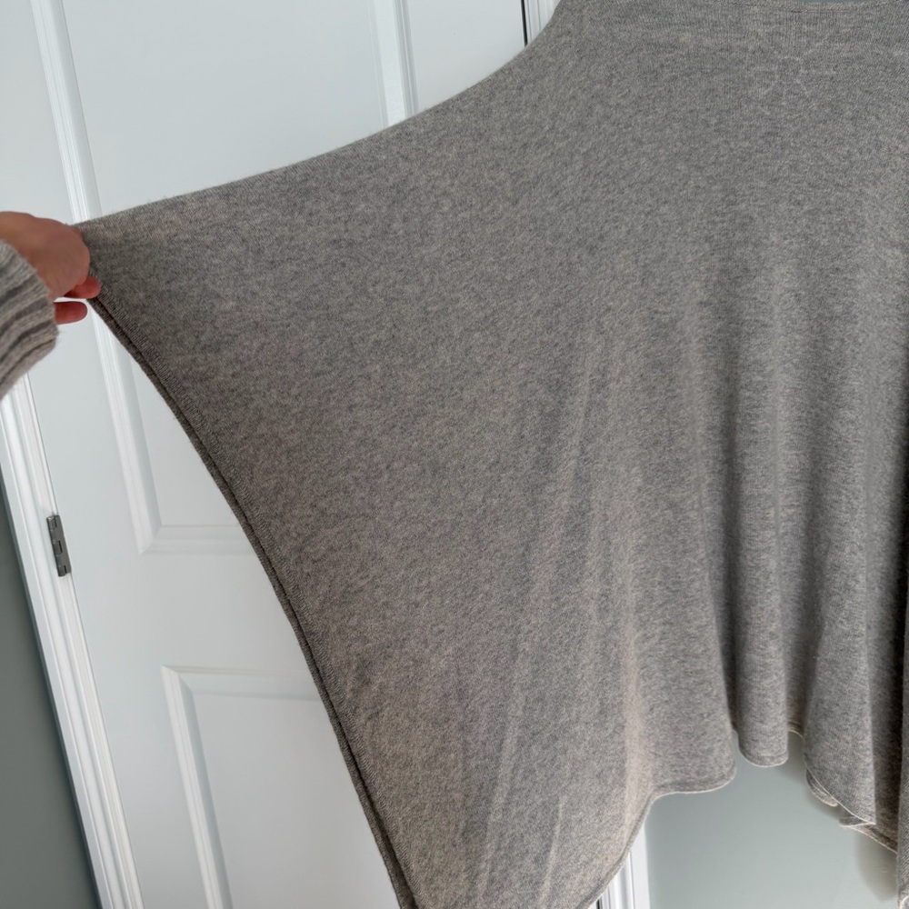 Seaton 100% Cashmere Luxury Heather Gray V-Neck Poncho Sweater - Picture 8 of 15